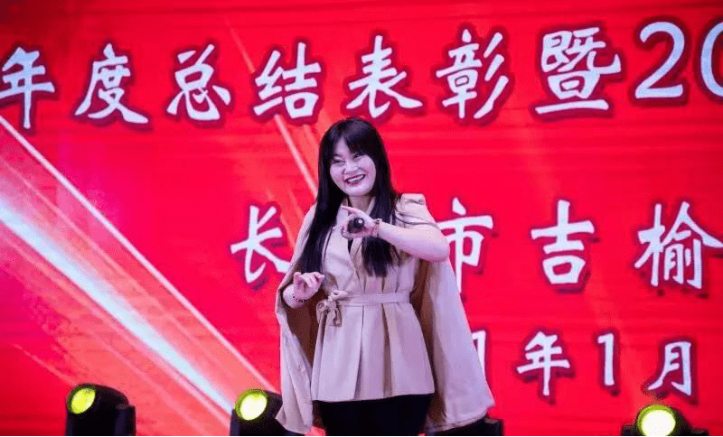 二人转演员赵悦，日常小故事的探索
